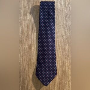 Tommy Hilfiger Men’s Silk Tie Navy Blue With Burgundy Design Made in USA NWT